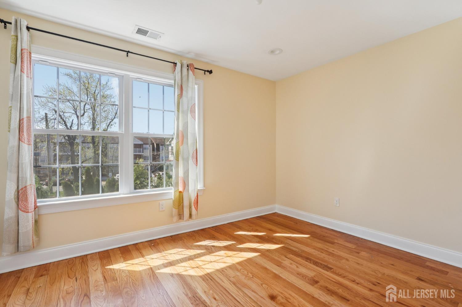 32 Cinder UNIT 3, Edison, NJ, 08820