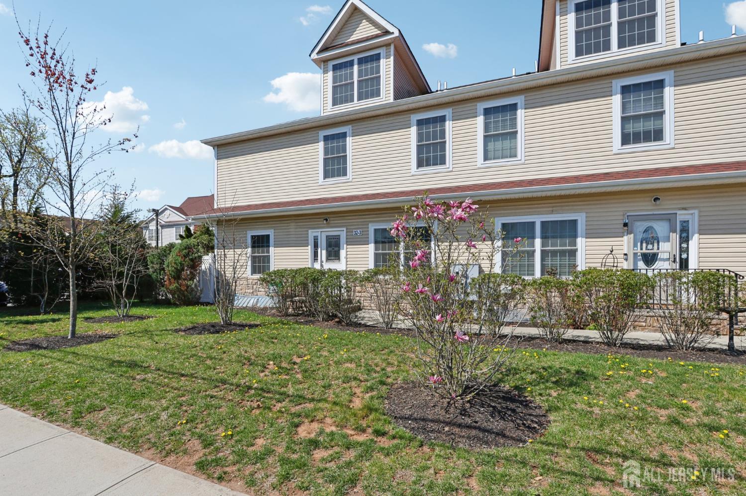 32 Cinder UNIT 3, Edison, NJ, 08820