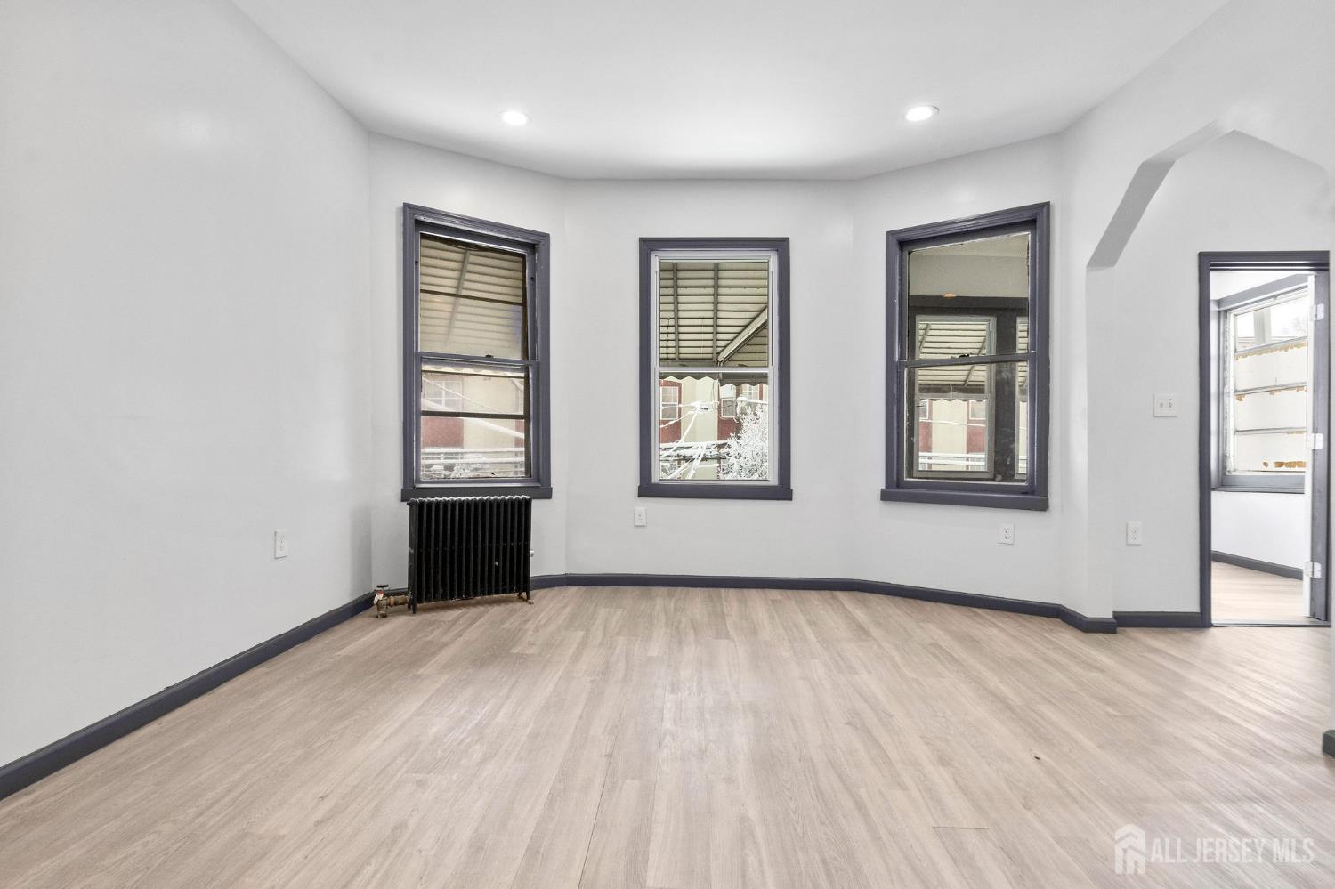 211 N 13th, Newark, NJ, 07107