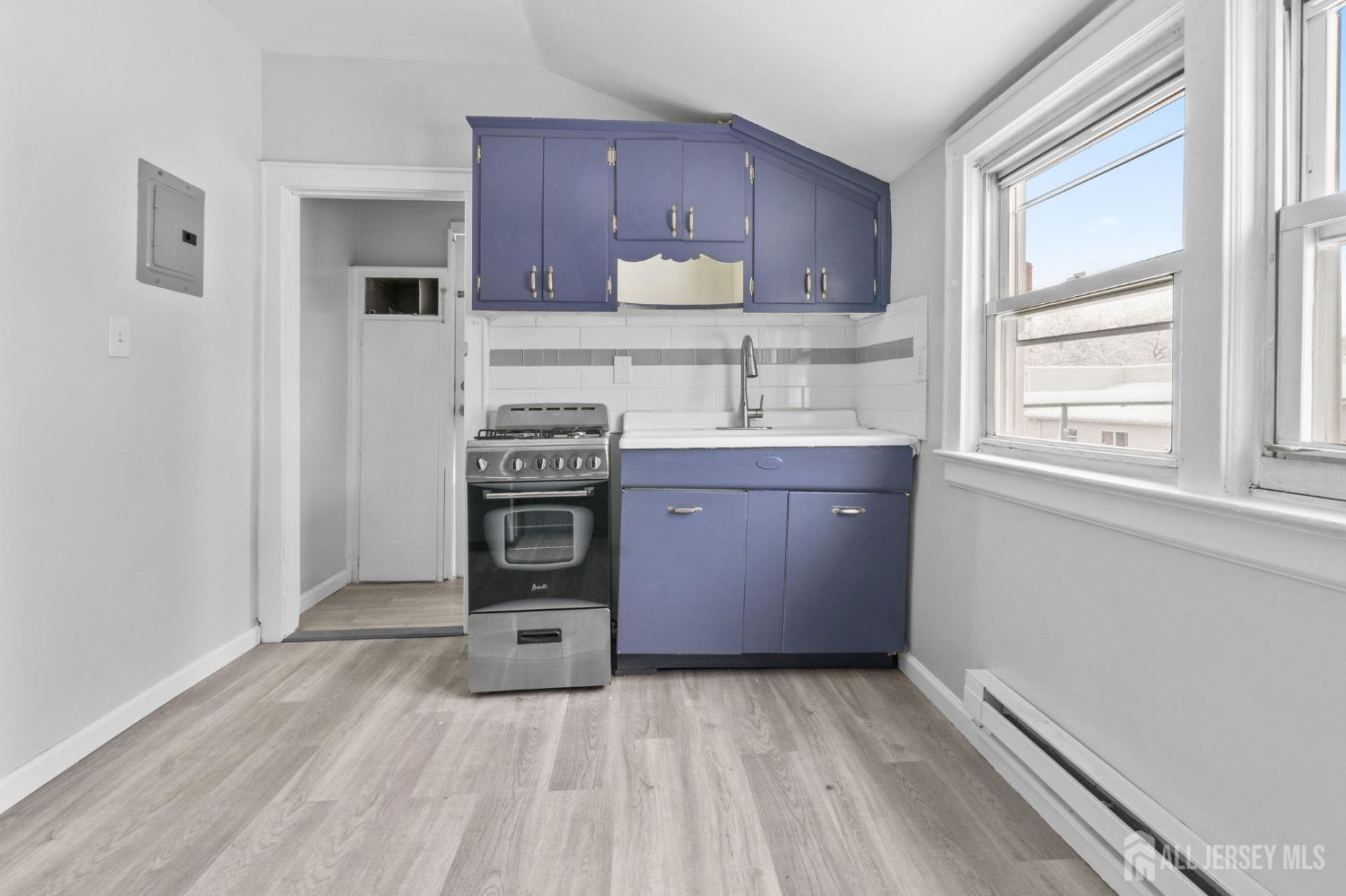 211 N 13th, Newark, NJ, 07107