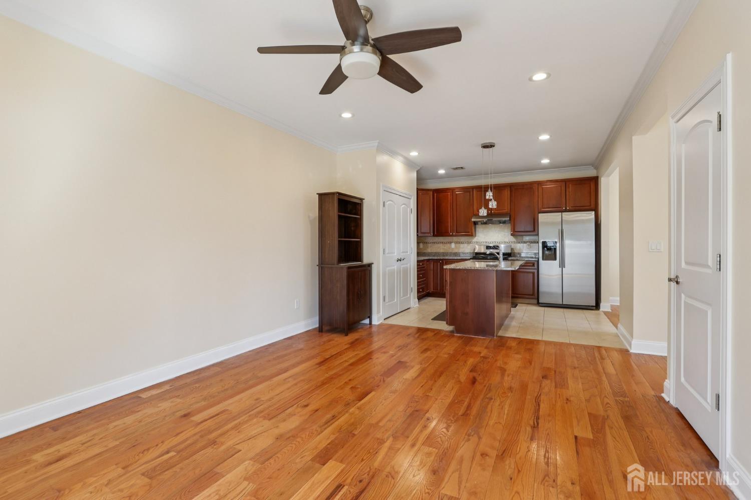 32 Cinder UNIT 3, Edison, NJ, 08820