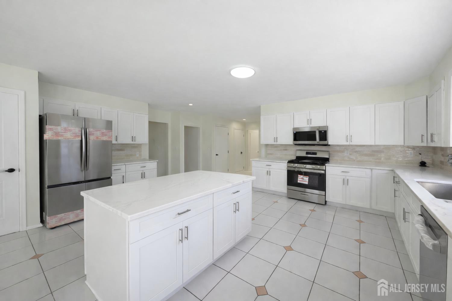 1 Alexander, Monroe, NJ, 08831