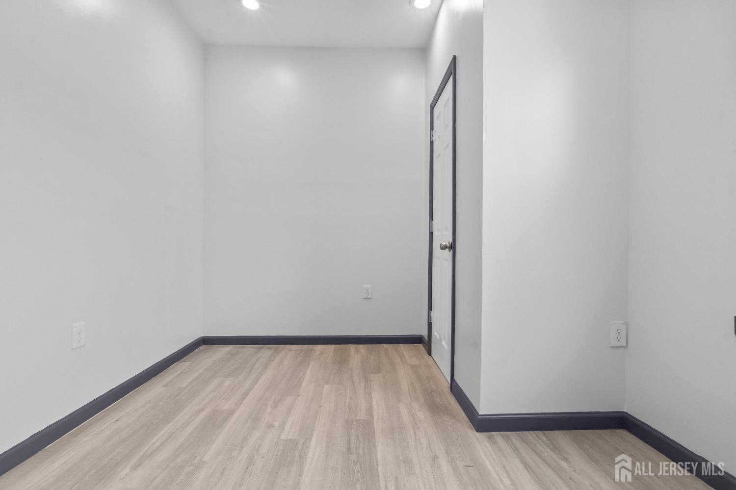 211 N 13th, Newark, NJ, 07107