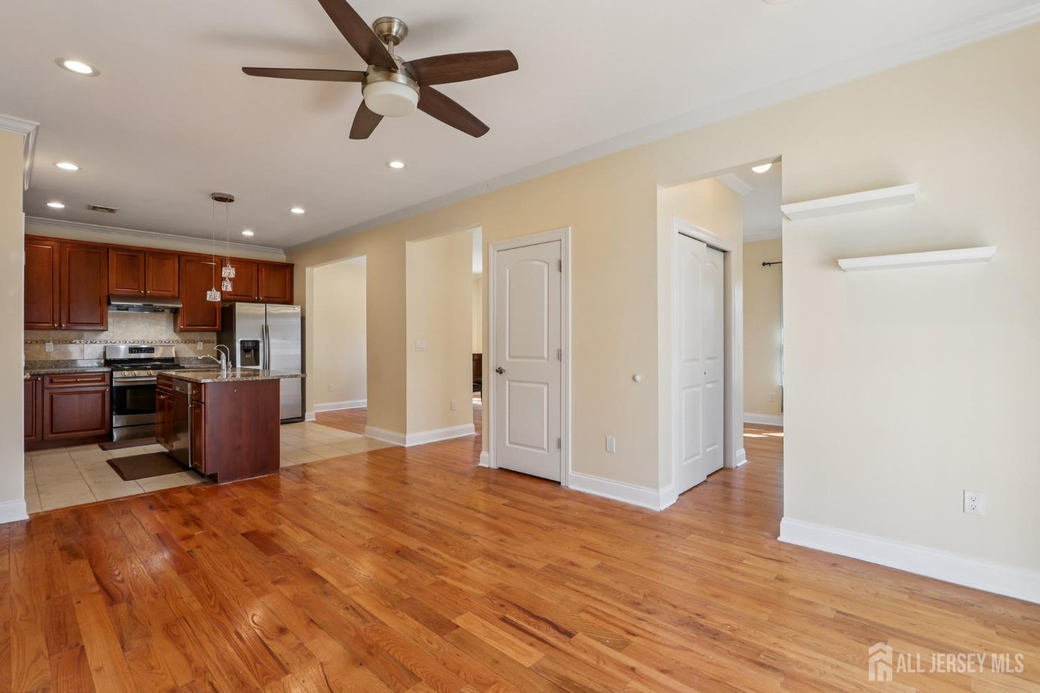 32 Cinder UNIT 3, Edison, NJ, 08820