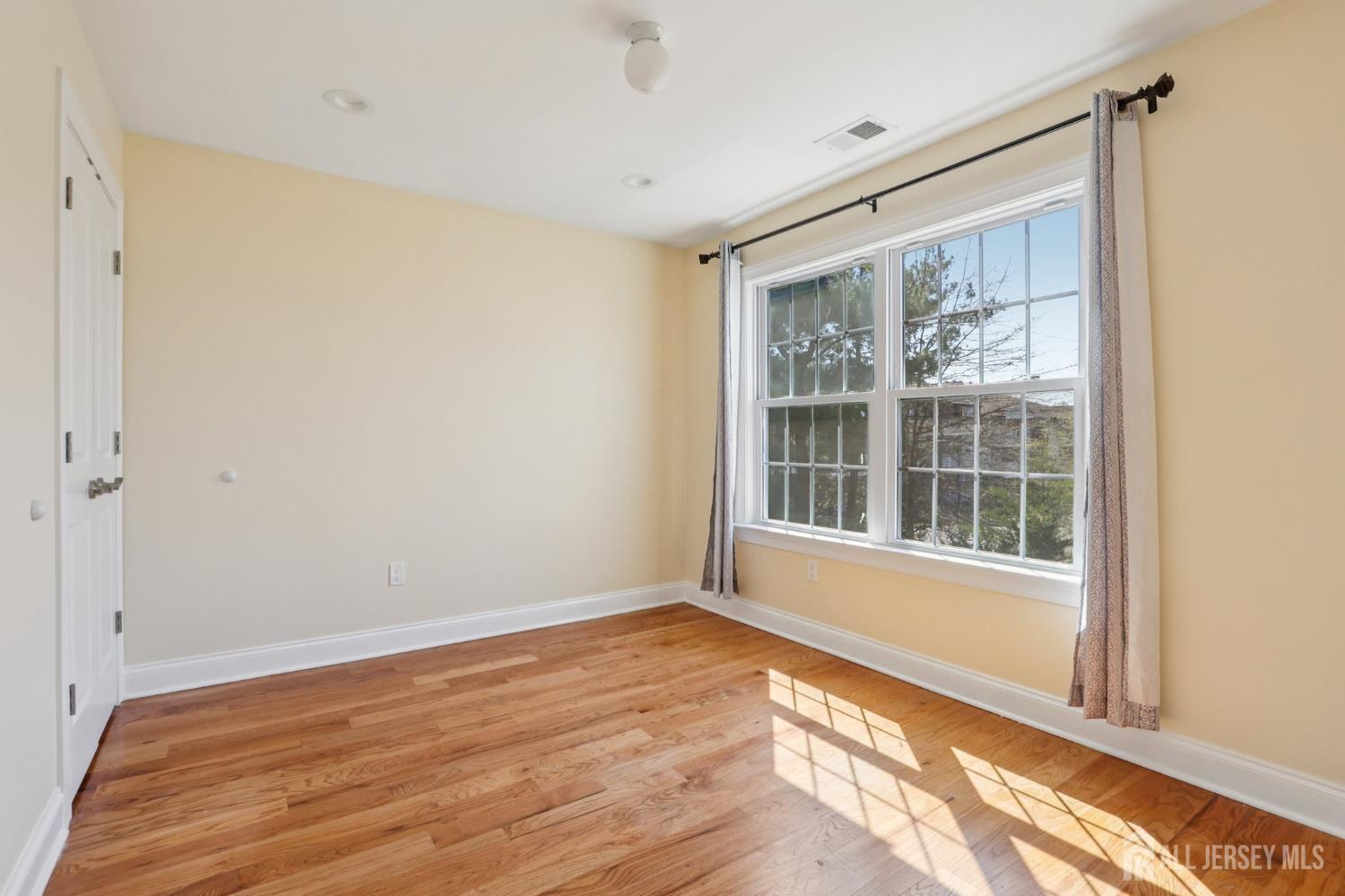 32 Cinder UNIT 3, Edison, NJ, 08820