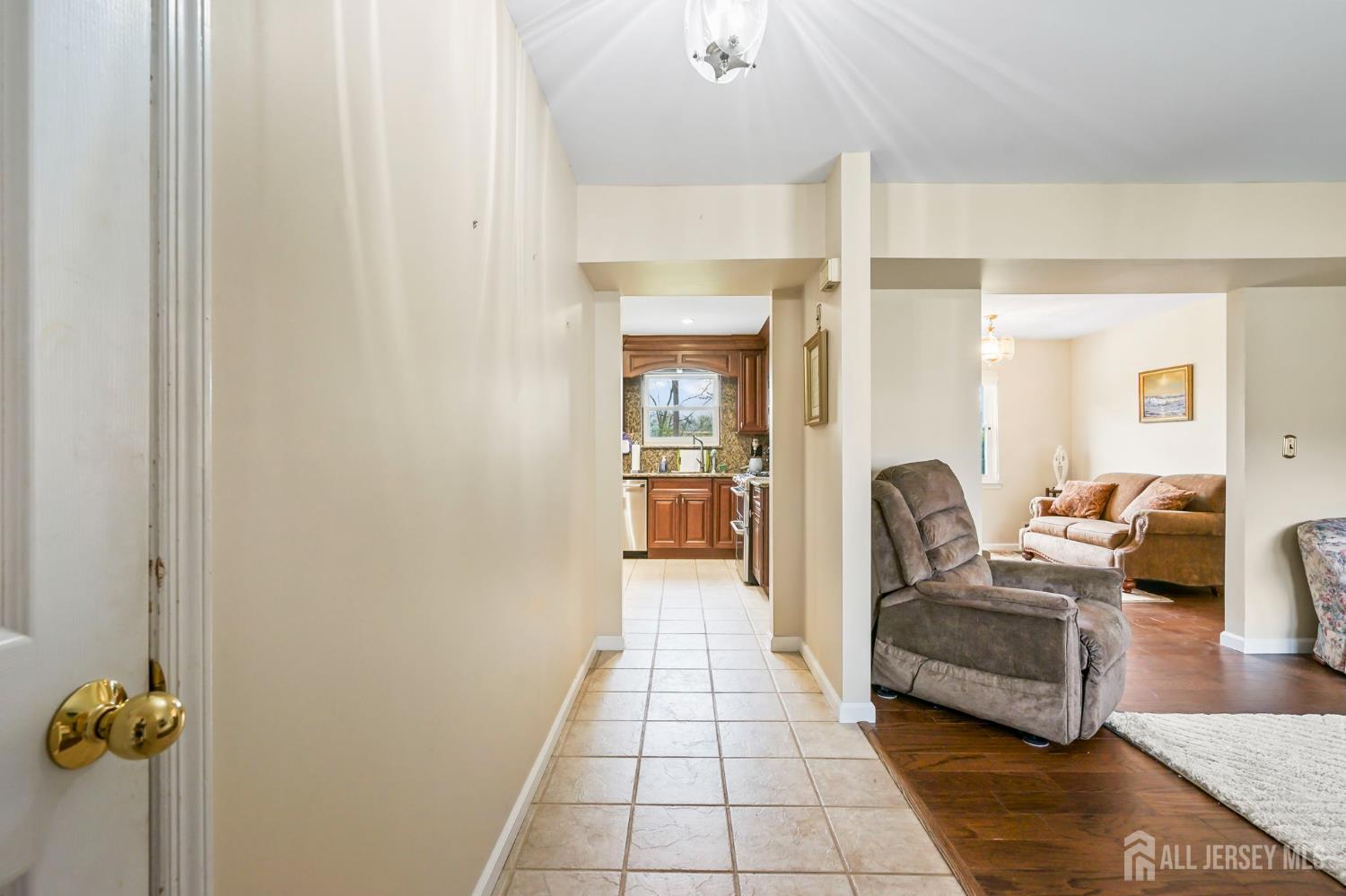 41 Rodak, Edison, NJ, 08817