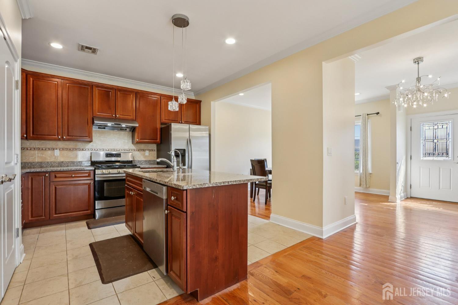 32 Cinder UNIT 3, Edison, NJ, 08820