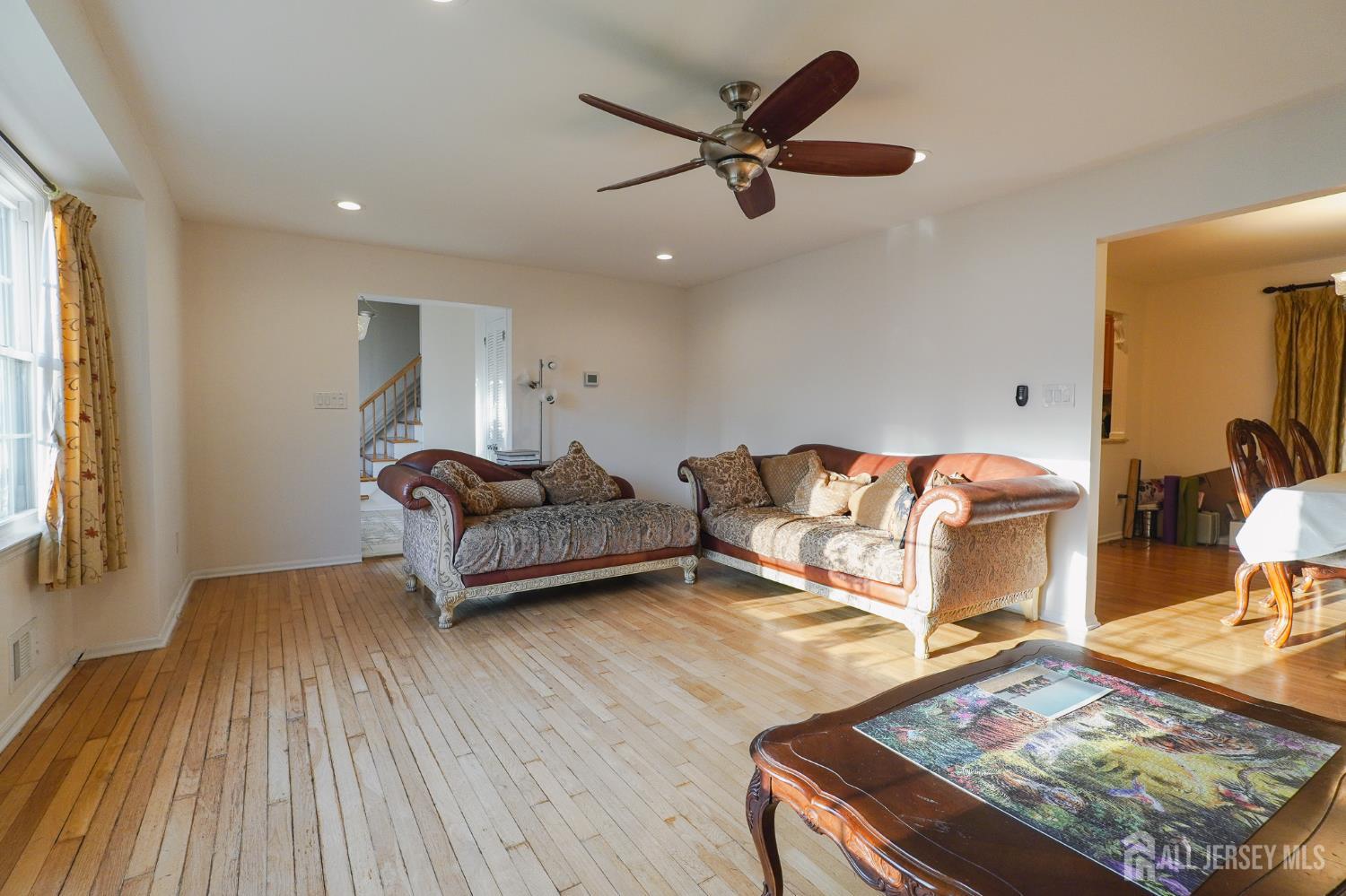 32 Eileen, Edison, NJ, 08837