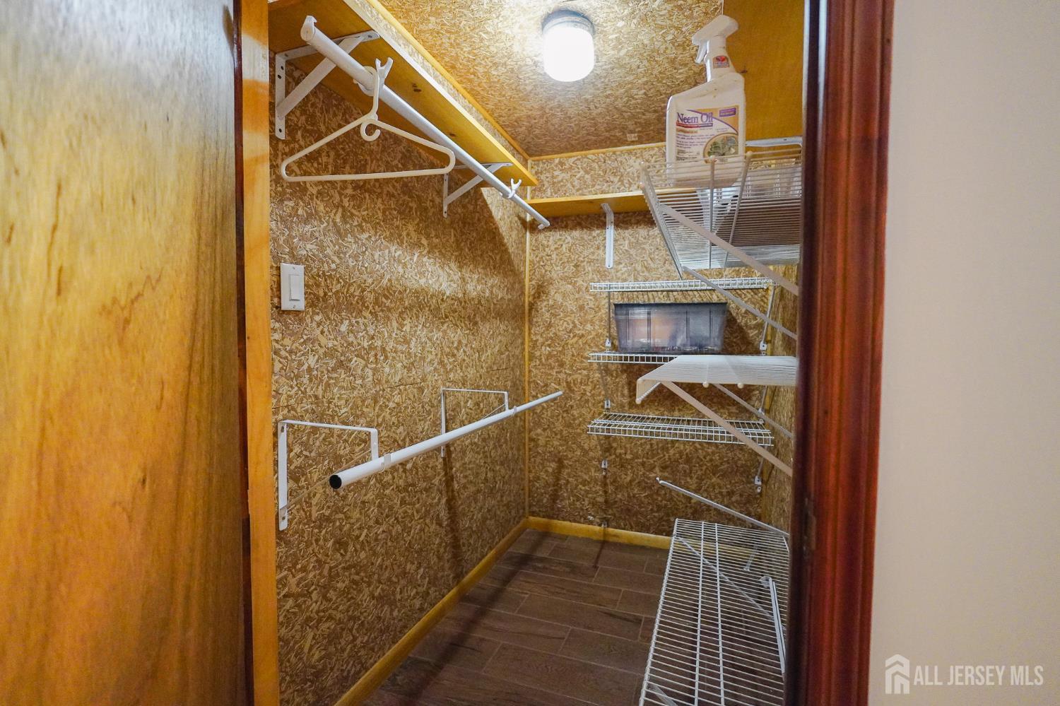 32 Eileen, Edison, NJ, 08837