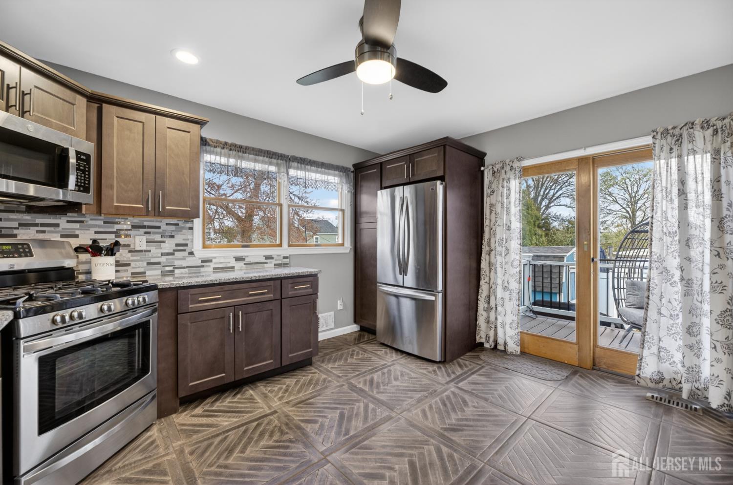 30 Harrison, Parlin, NJ, 08859