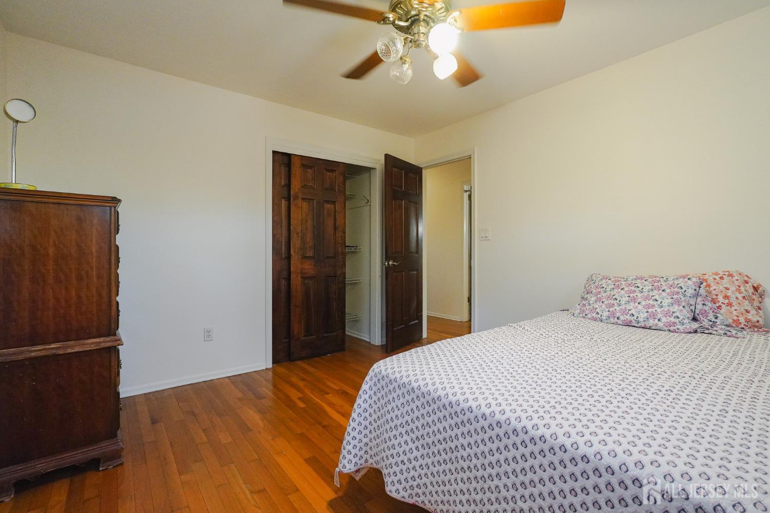 32 Eileen, Edison, NJ, 08837