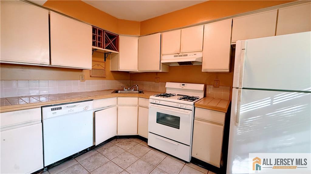 13 Powell UNIT 24, Hightstown, NJ, 08520