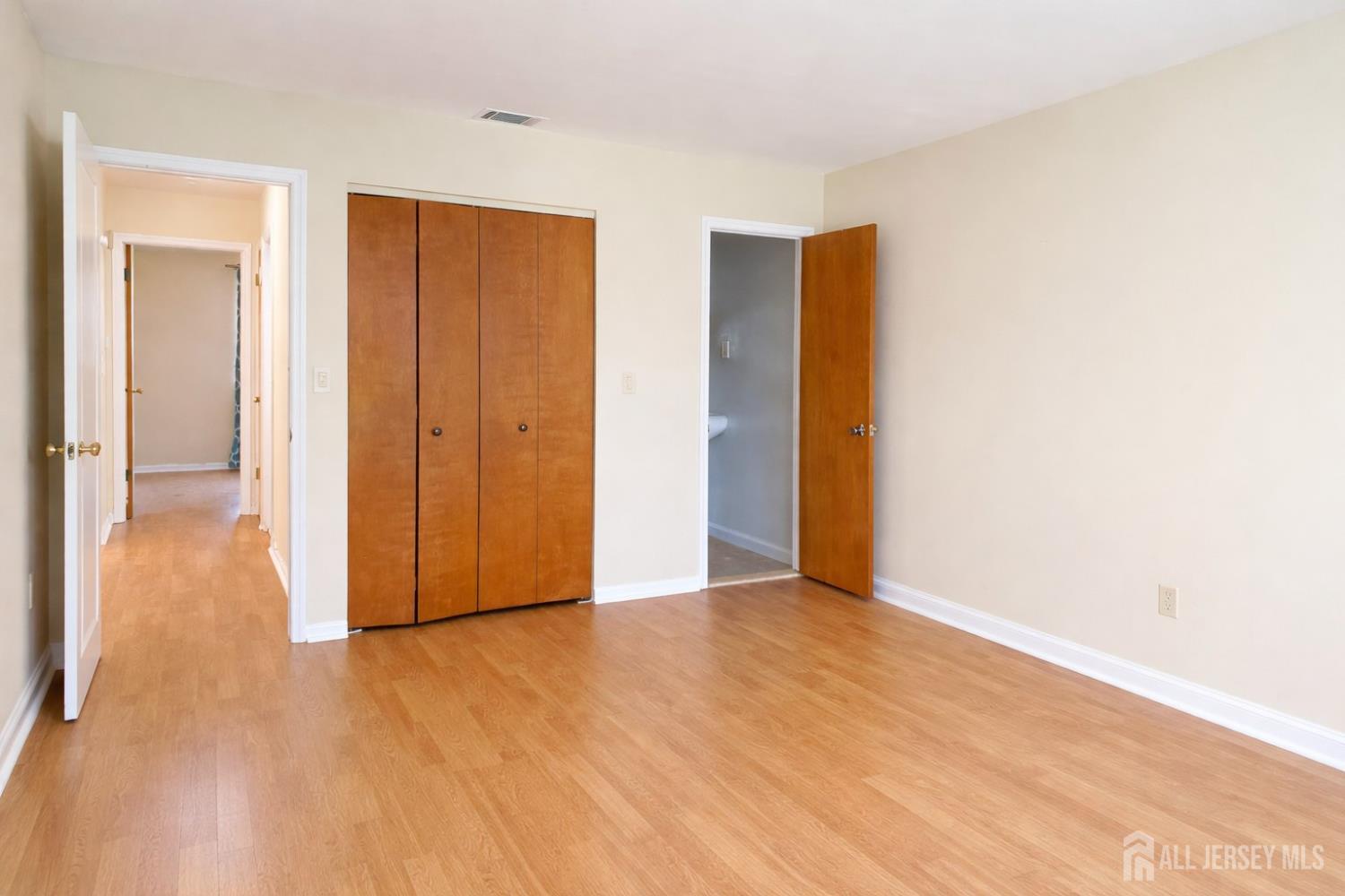 203 Mandon UNIT 2, South Brunswick, NJ, 08540