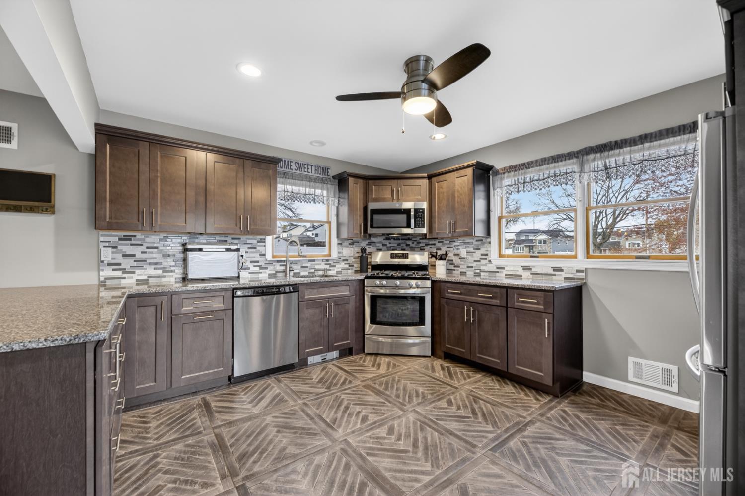 30 Harrison, Parlin, NJ, 08859