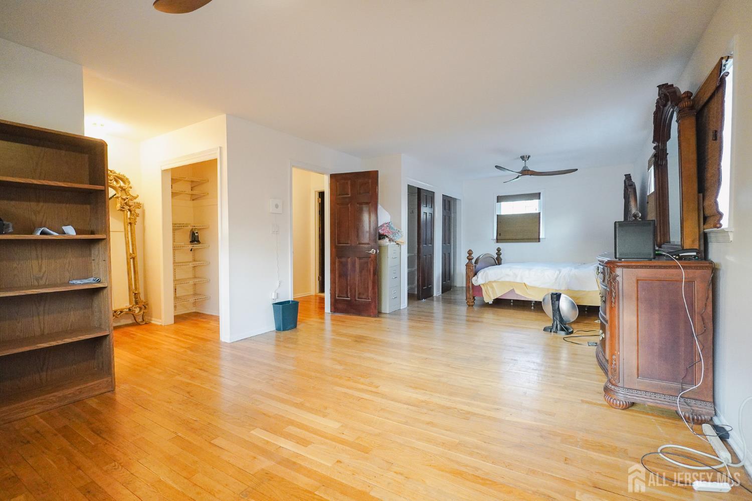 32 Eileen, Edison, NJ, 08837