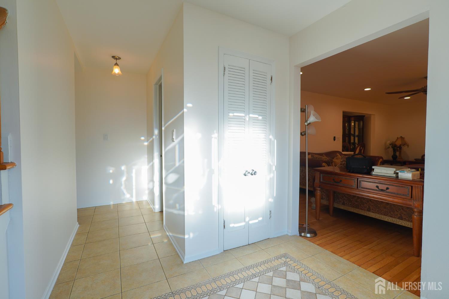 32 Eileen, Edison, NJ, 08837