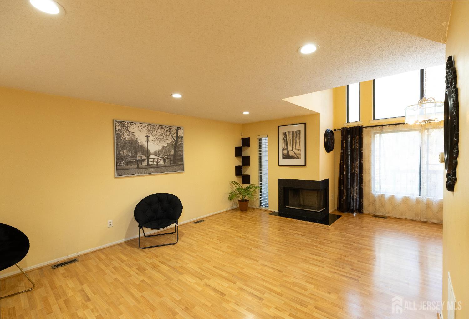 251 Sayre, Plainsboro, NJ, 08540