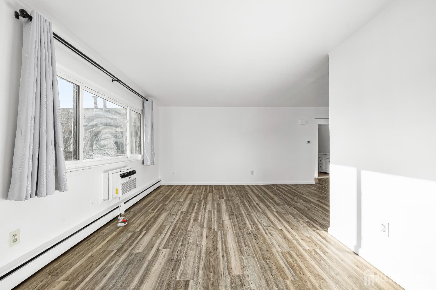 128 Cricket, Woodbridge Proper, NJ, 07095