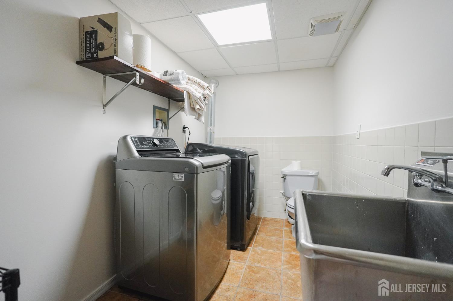 32 Eileen, Edison, NJ, 08837