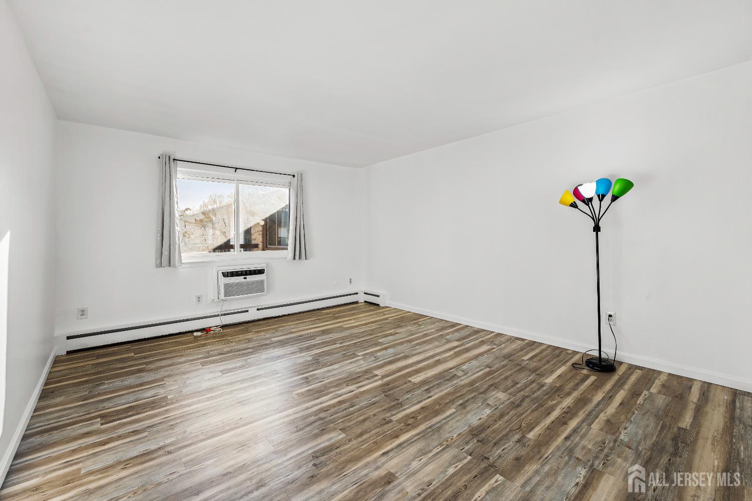 128 Cricket, Woodbridge Proper, NJ, 07095