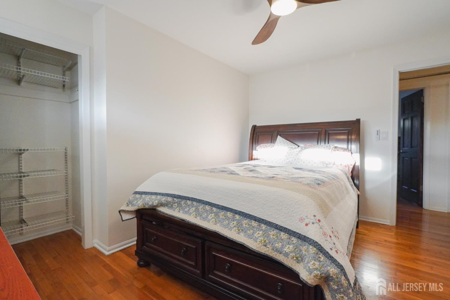 32 Eileen, Edison, NJ, 08837