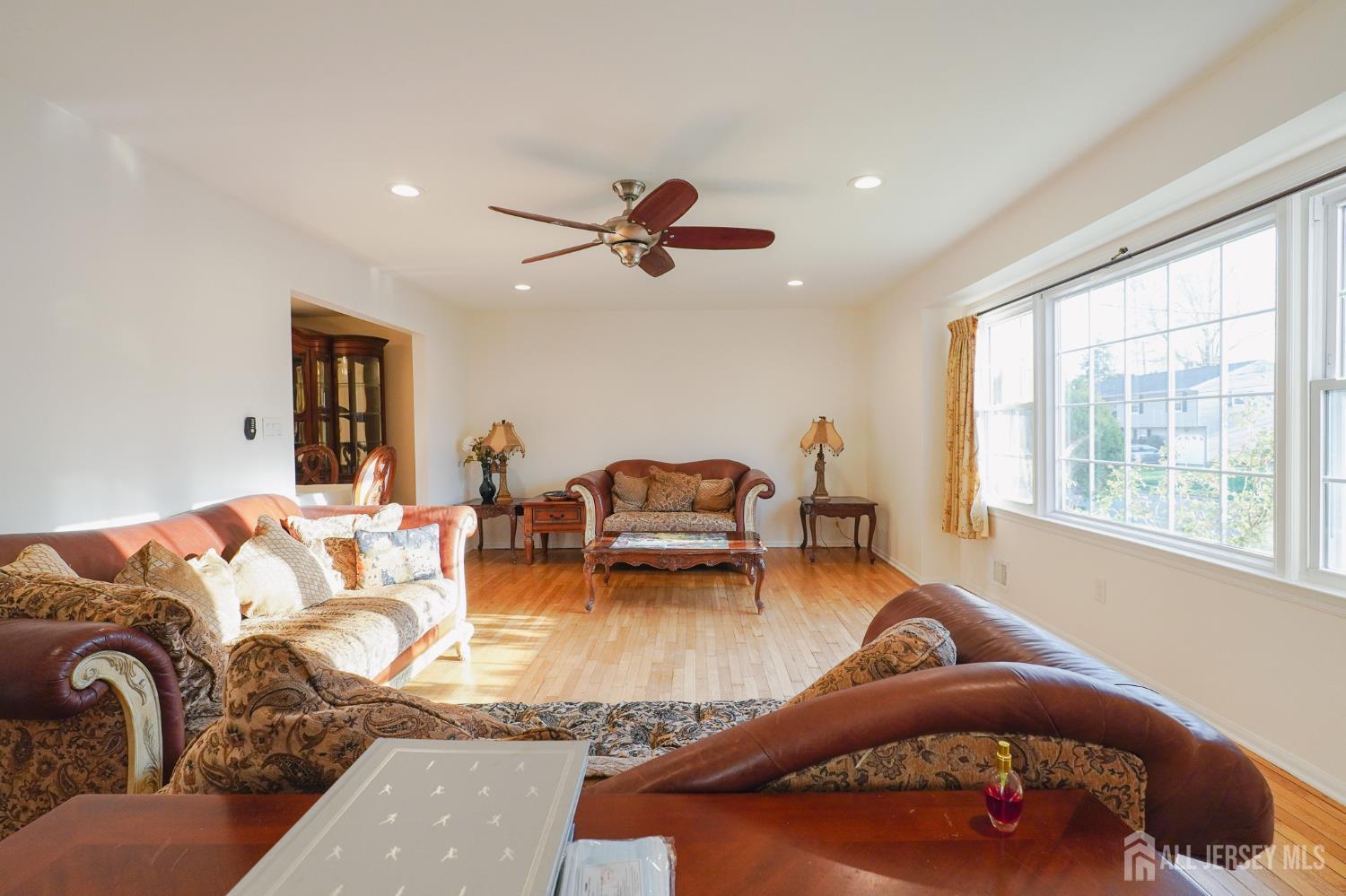 32 Eileen, Edison, NJ, 08837