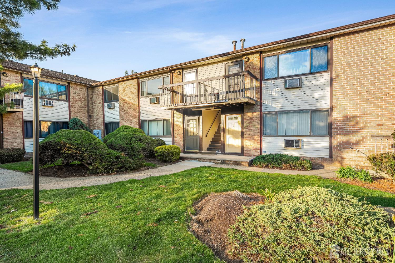 128 Cricket, Woodbridge Proper, NJ, 07095