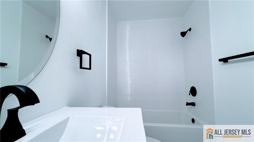 13 Powell UNIT 24, Hightstown, NJ, 08520