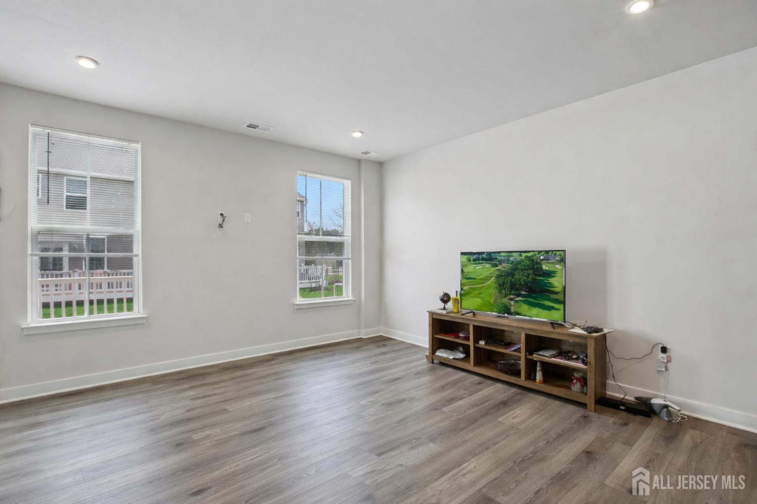 49 Owen, Franklin Twsp, NJ, 08873