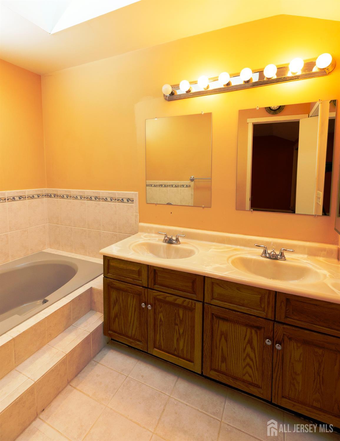 251 Sayre, Plainsboro, NJ, 08540