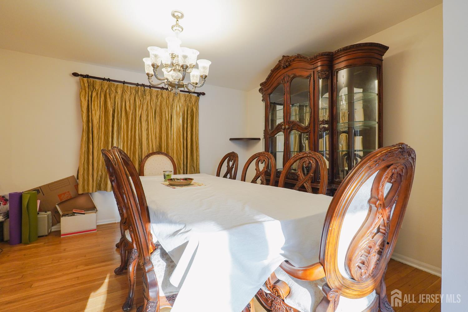 32 Eileen, Edison, NJ, 08837