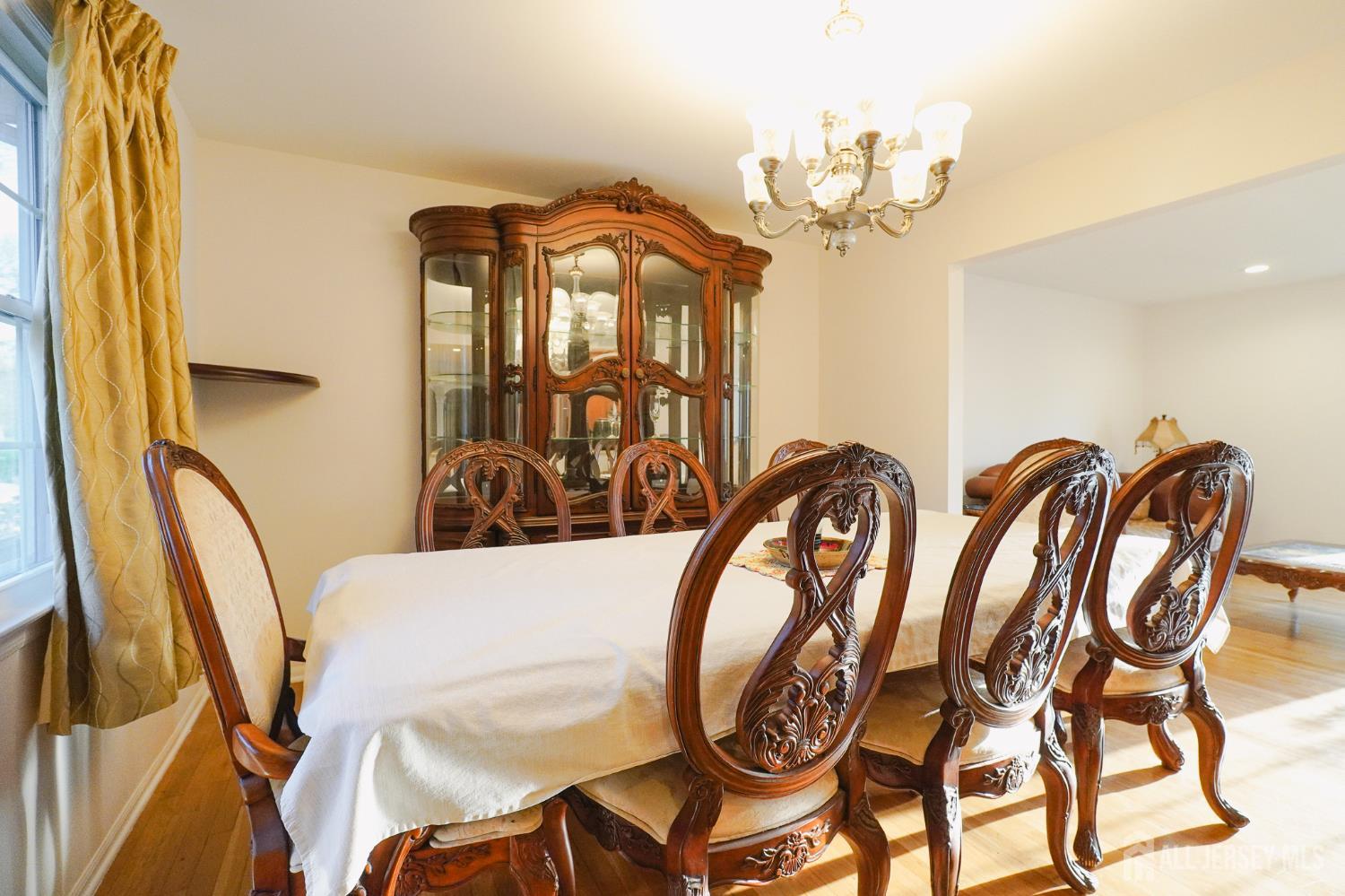 32 Eileen, Edison, NJ, 08837