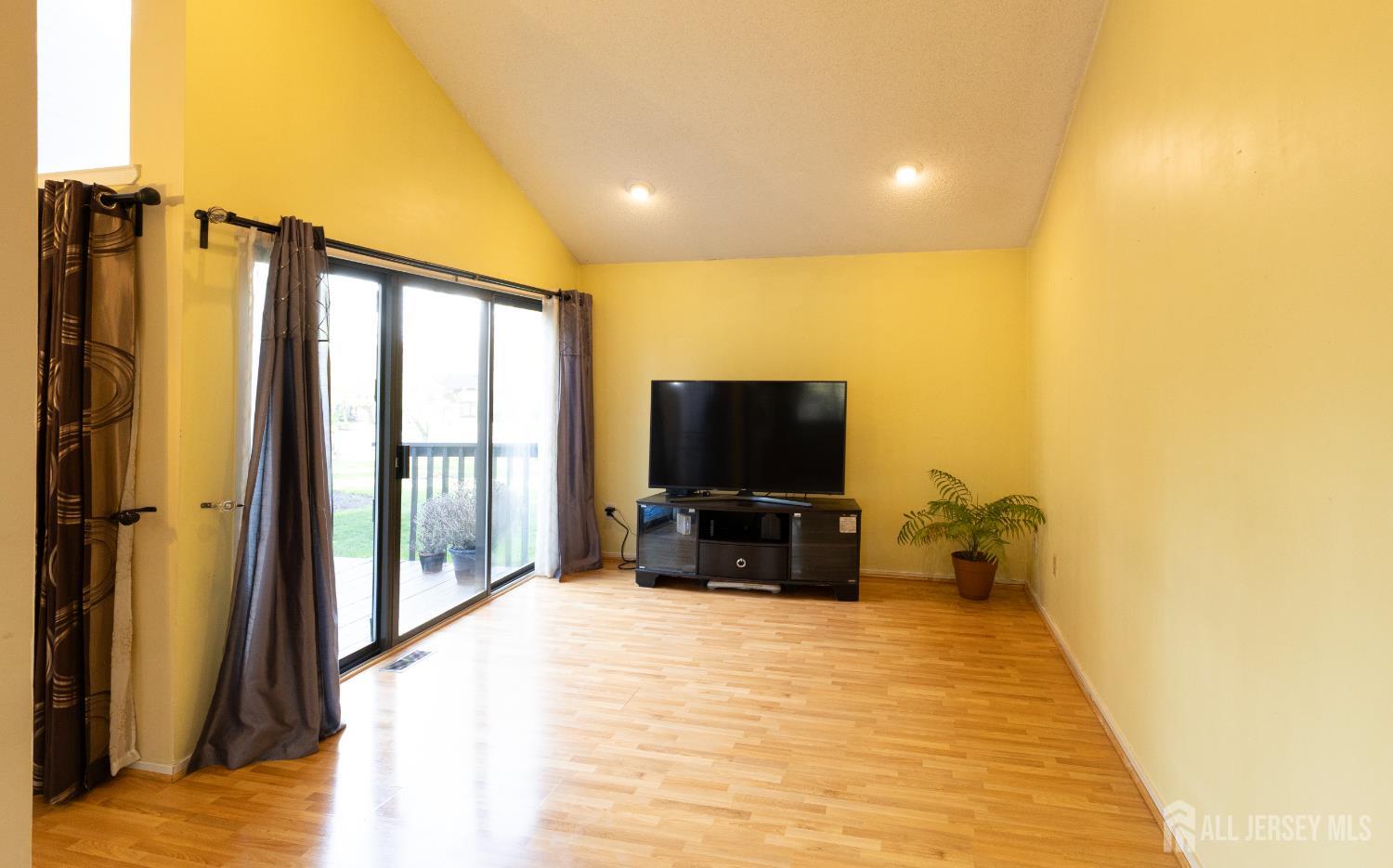 251 Sayre, Plainsboro, NJ, 08540