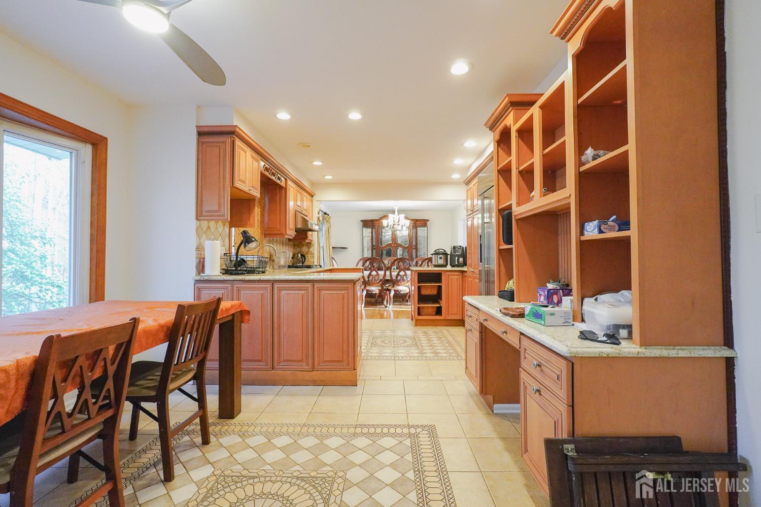 32 Eileen, Edison, NJ, 08837