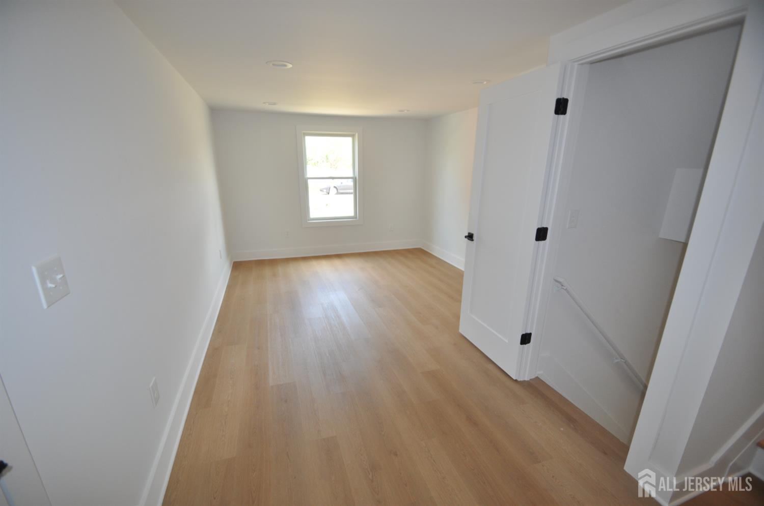 105 Coolidge, Carteret, NJ, 07008