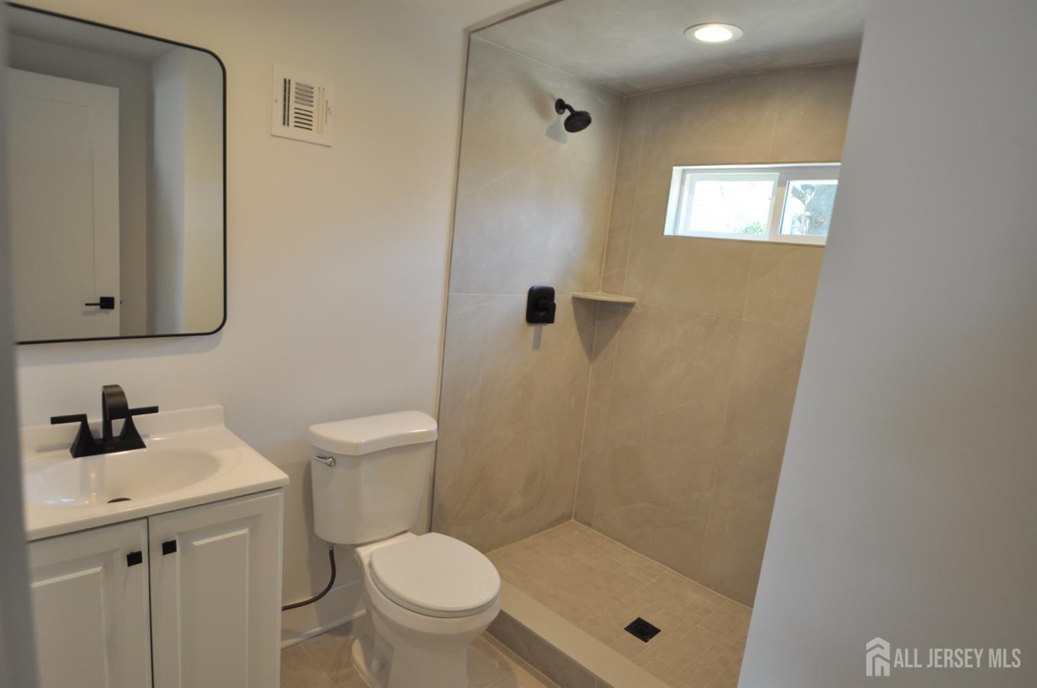 105 Coolidge, Carteret, NJ, 07008