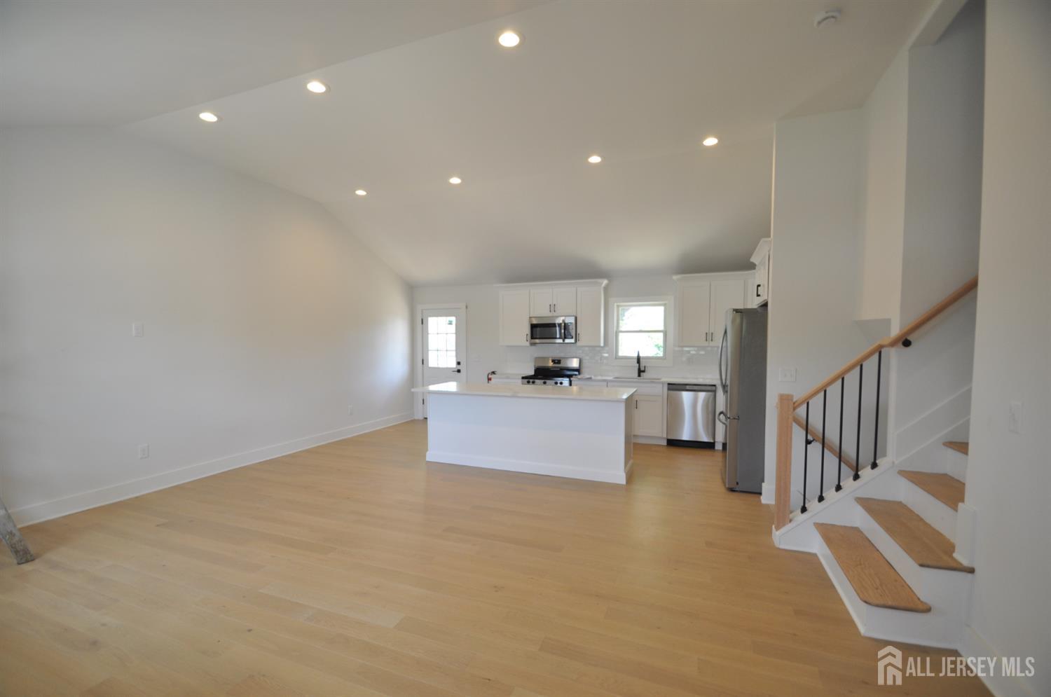 105 Coolidge, Carteret, NJ, 07008