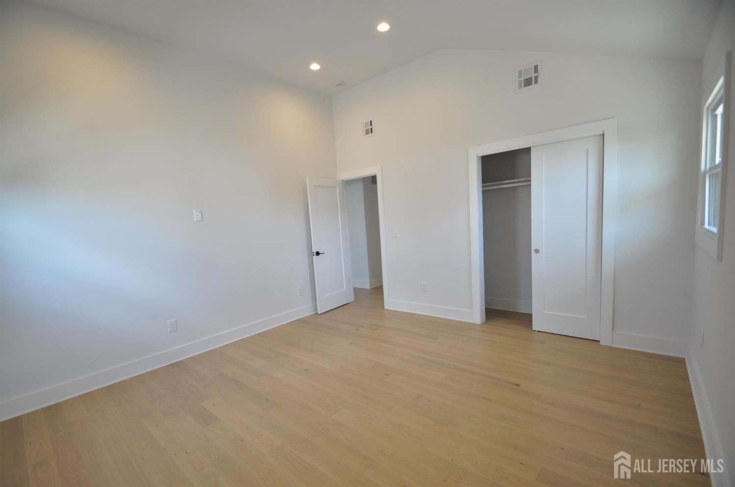 105 Coolidge, Carteret, NJ, 07008