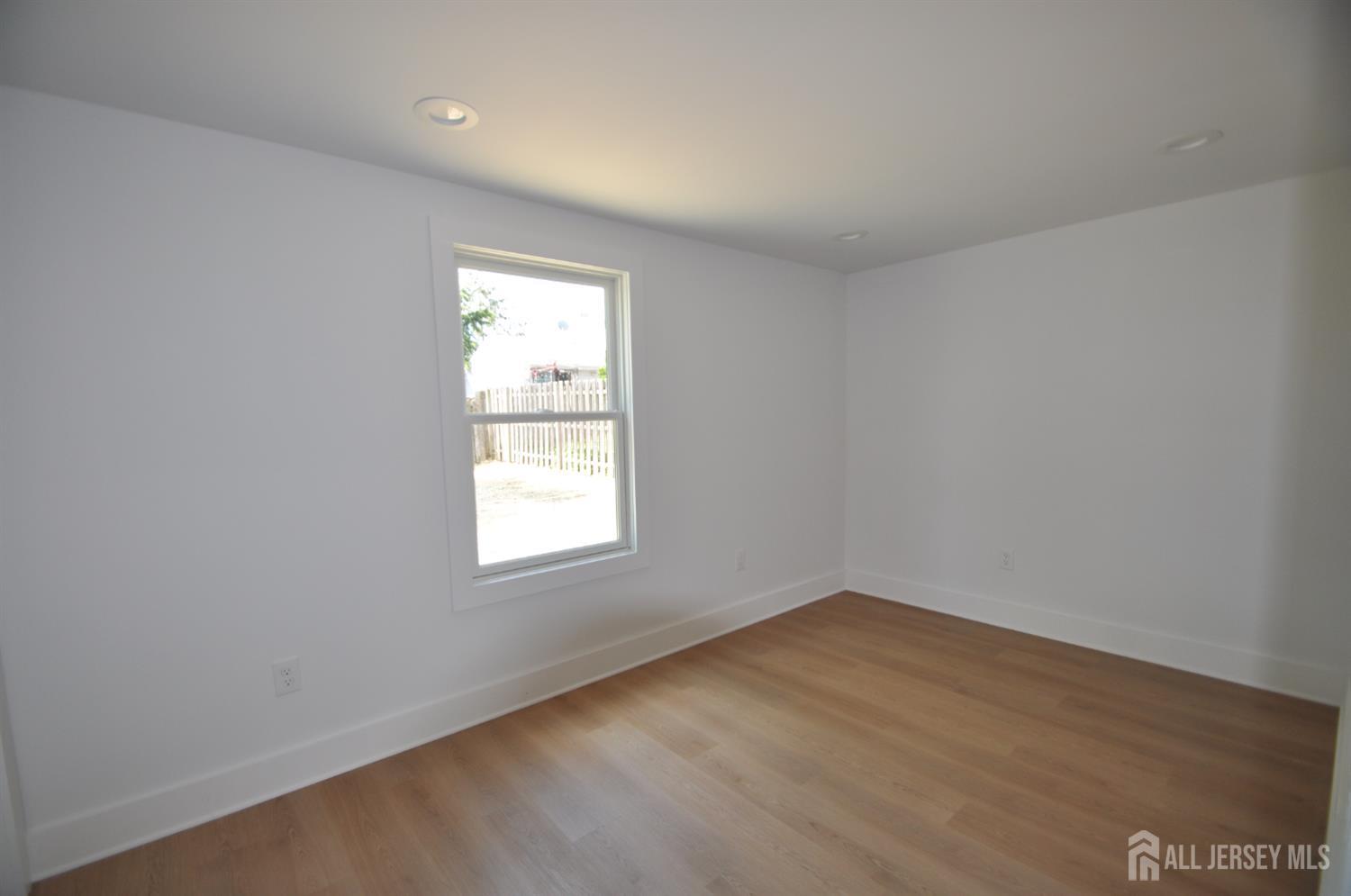 105 Coolidge, Carteret, NJ, 07008