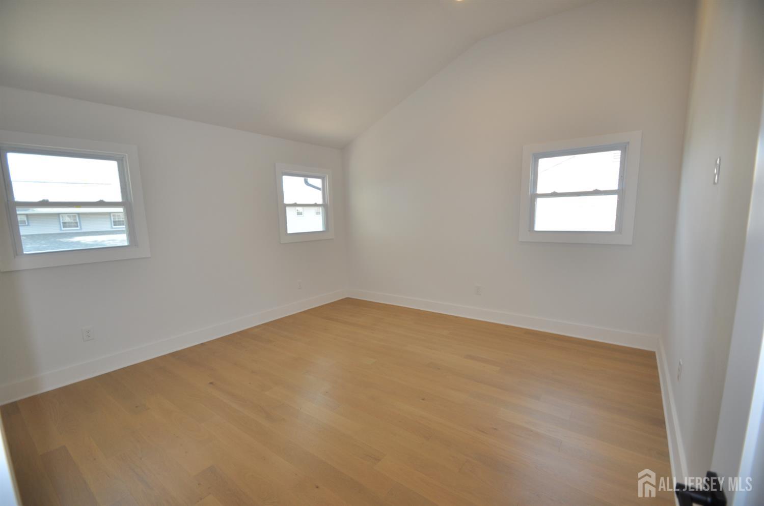 105 Coolidge, Carteret, NJ, 07008