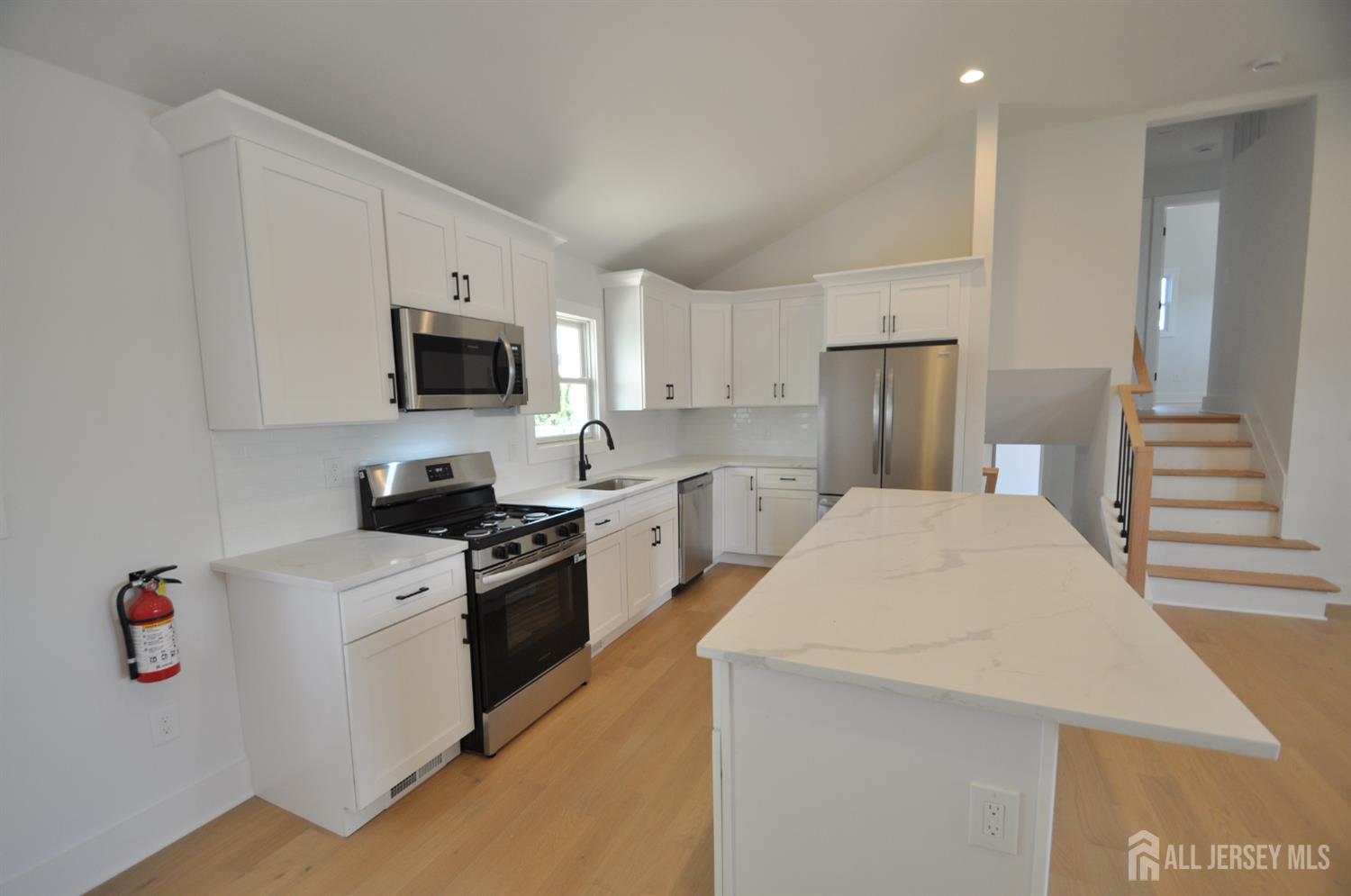 105 Coolidge, Carteret, NJ, 07008