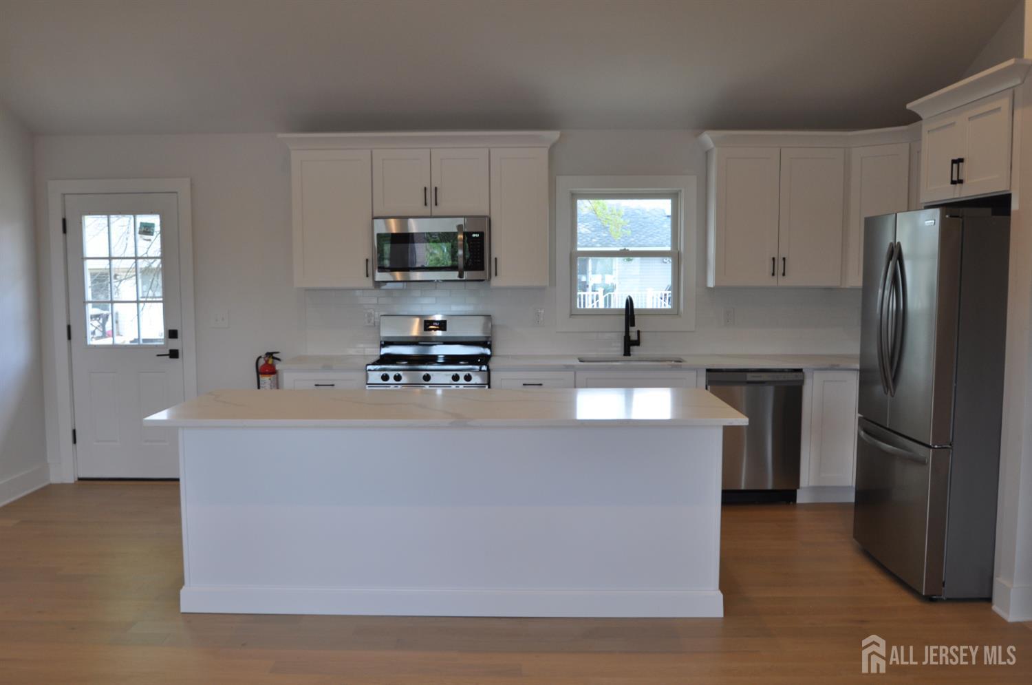 105 Coolidge, Carteret, NJ, 07008