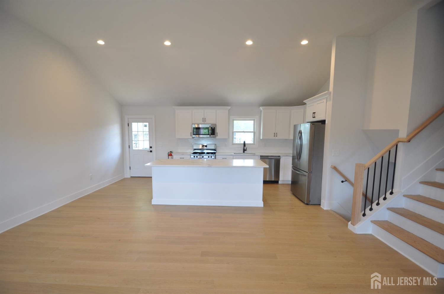 105 Coolidge, Carteret, NJ, 07008