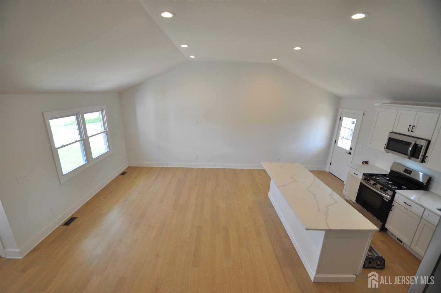 105 Coolidge, Carteret, NJ, 07008