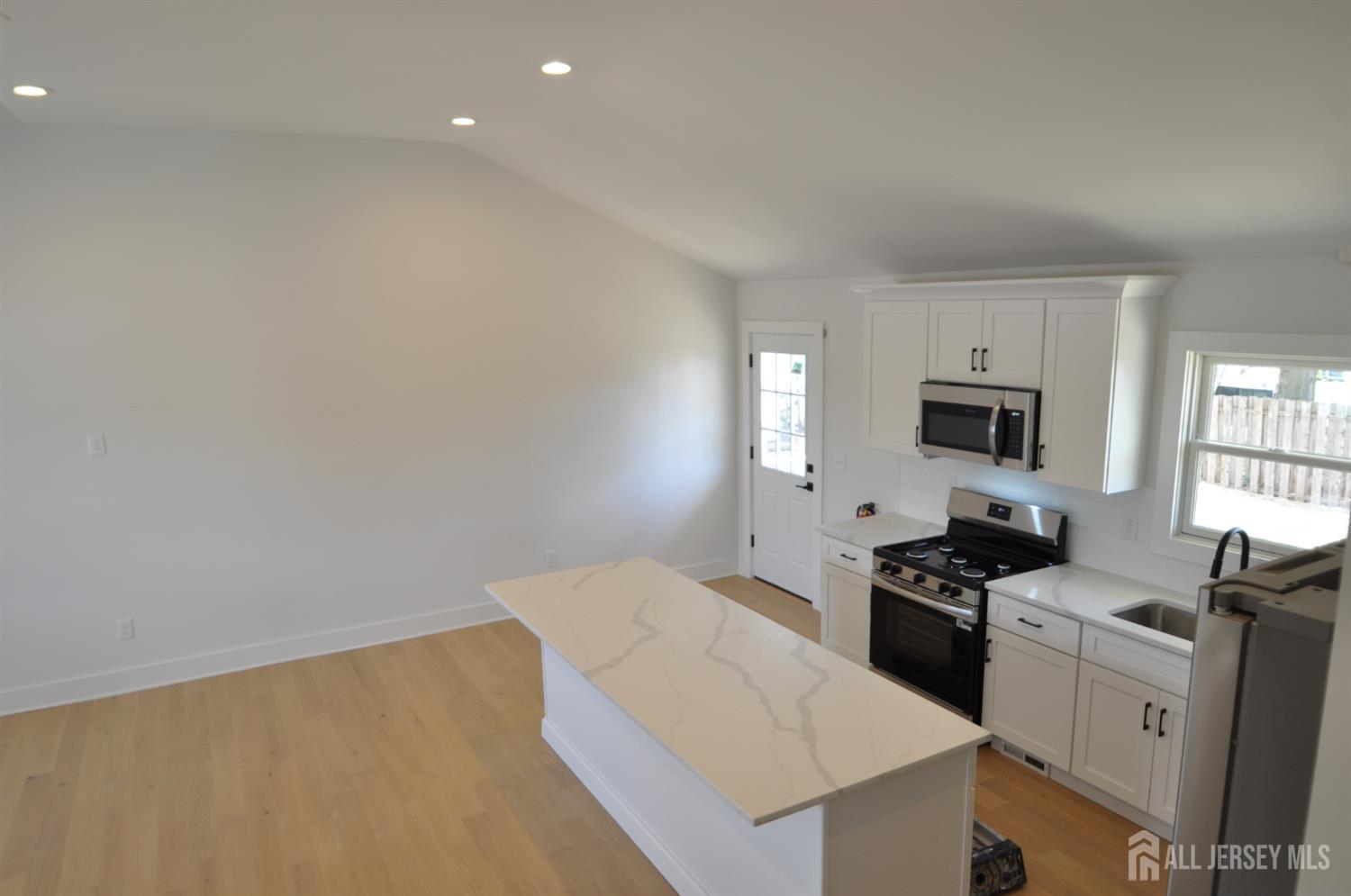 105 Coolidge, Carteret, NJ, 07008