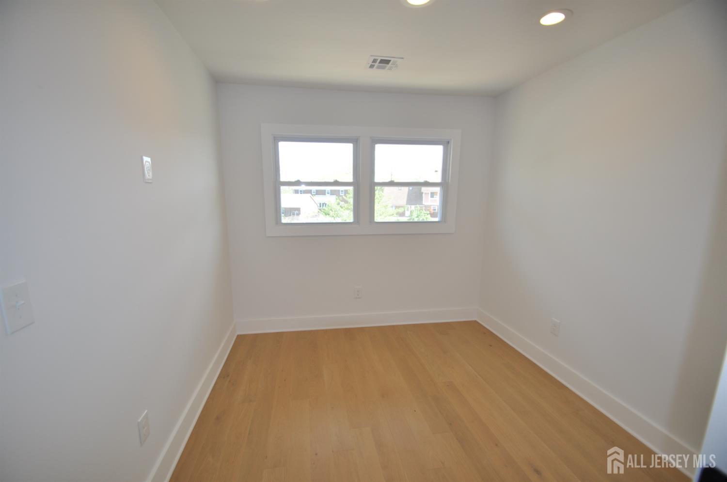 105 Coolidge, Carteret, NJ, 07008