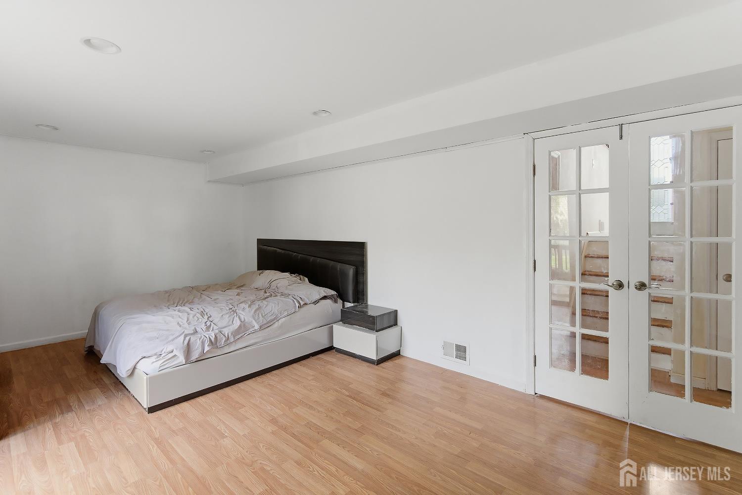 1363 E Peoria, North Brunswick, NJ, 08902