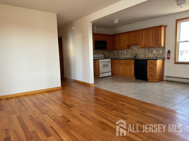 142 Mapes, Newark, NJ, 07112