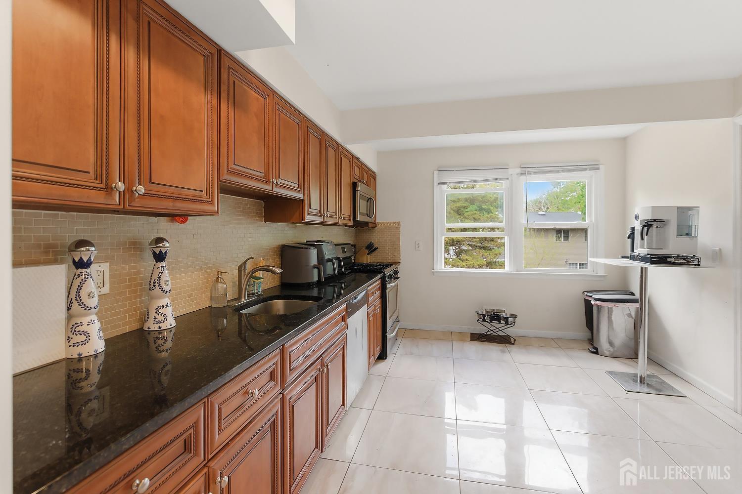 1363 E Peoria, North Brunswick, NJ, 08902