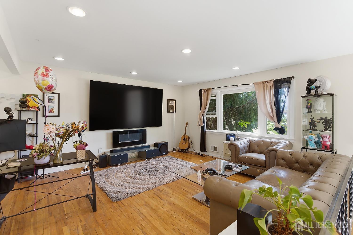 1363 E Peoria, North Brunswick, NJ, 08902